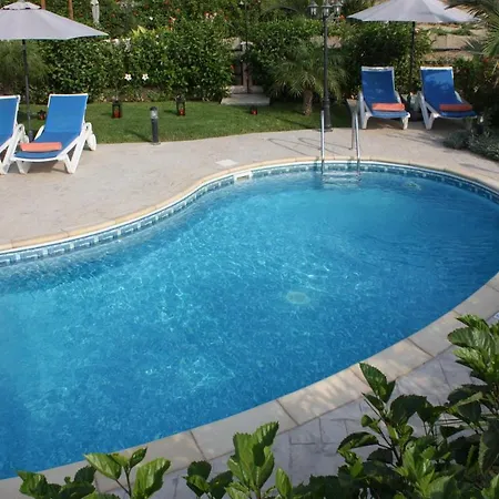 Three Bedroom With Private Pool And Landscaped Garden *