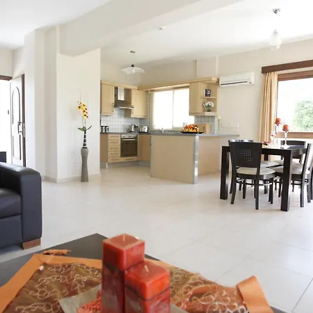 Villa Three Bedroom With Private Pool And Landscaped Garden *