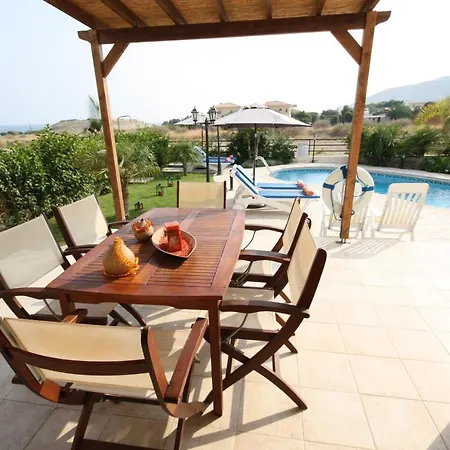 Three Bedroom With Private Pool And Landscaped Garden Villa *